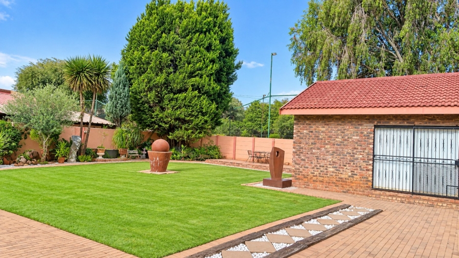 4 Bedroom Property for Sale in Wilkoppies North West